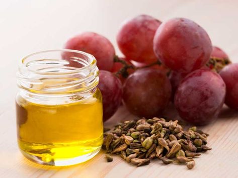 Grape Seed Extract Benefits, Blood Thinning Foods, Grapes Benefits, Grape Seed Oil, Grape Uses, Essential Oils For Skin, Grape Seed Extract, Healthy Oils, Best Essential Oils