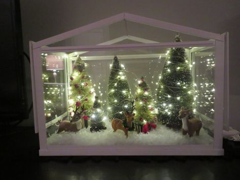 Socker Ikea, Ikea Christmas Gifts, Terrarium Ideas Decor, Ikea Christmas Decorations, Ikea Socker, Christmas Fairy Garden, Ikea Christmas, Christmas Shadow Boxes, Christmas World