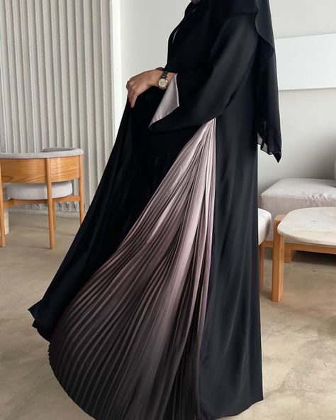 Black A-cut abaya featuring captivating ombré sides. #abaya #fashion #modestfashion #modestclothing #abayadubai #abayastyle #ootd #abayaoutfit #hijabers #fyp Black Silk Abaya, Ombre Abaya, Modern Abaya Casual, Abaya Fashion Black, Abaya Business, New Abaya Designs, Abaya Inspiration, Abaya Ideas, Black Abaya Designs