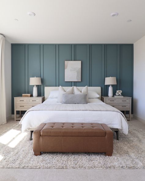 Blue Accent Walls, Bedroom Accent, Accent Wall Bedroom, Bad Design, Master Bedrooms Decor, Main Bedroom, Bedroom Inspo, My New Room, Guest Bedroom