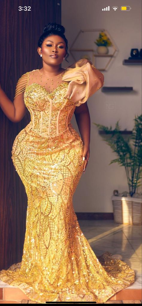 Lastest Style For Lace Gown For Bride, Wedding Lace Styles Nigeria, Ghanaian Wedding Guest Dress, Reception Gown For Bride In Nigeria, Champagne Gold Lace Asoebi Styles, Gold Lace Asoebi Styles, Cosette Dress Styles, Engagement Dress Ideas, Model Gown