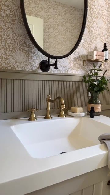 ATLANTA INTERIOR DESIGNER on Instagram: "How beautiful are the millwork details in this powder bath design by @peteandselena? Love the soft and timeless look! ⁣⁣⁣ ⁣ Design: @peteandselena⁣ ⁣⁣ ⁣⁣ ✨ Follow @houseliftdesign for more interior design inspo ✨⁣⁣ ⁣ ⁣ Bathroom Interior Design⁣ #mybhghome #gooddesign #howwedwell #designsponge #homerenovation #interiordesign #styleathome #dreamhouse #interiorstyle #interiordesigntrends #houselove #neutraldecor #lightandbright #hometour #currenthomeview #archdaily #makehomeyours #homesweethome #interiorstyling #mariettadesigner #atlantainteriordesign #atlantainteriordesigner #masterbathroom #bathroominspo #bathroomdesign #bathdesign #bathroomreno #powderroom #powderroomdesign #powderbath" Bathroom Brass Fixtures, Powder Bath Design, Millwork Details, Bathroom Color Schemes, Powder Room Design, Neutral Wallpaper, Powder Bath, Stylish Bathroom, Green Bathroom