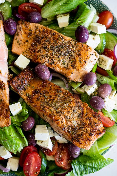 Greek Salmon, Mediterranean Salmon, Salmon Salad Recipes, Greek Seasoning, Healthy Salmon Recipes, Fried Salmon, Salmon Seasoning, Healthy Salmon, Salmon Salad