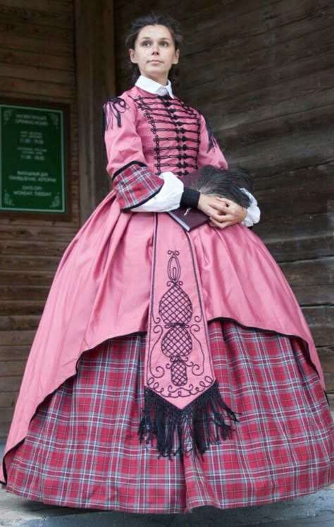 I like the military style braiding on the bodice. Gone With The Wind Scarlett, 1860s Dresses, Southern Belle Dress, Crinoline Dress, Walking Dress, 1860 Fashion, Body Female, Victorian Dresses, Dress History