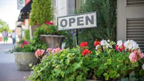 25 Small Business Curb Appeal Ideas / smallbiztrends.com Business Landscaping Ideas Curb Appeal, Business Curb Appeal Ideas, Curb Appeal Ideas, Entrance Signage, Curb Appeal Landscape, Store Architecture, Diy Curb Appeal, Feed Store, Small Business Trends