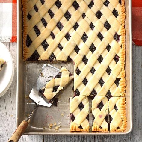 Blueberry Lattice Bars Blueberry Baking, Church Potluck Recipes, Blueberry Festival, Apple Fries, Pan Desserts, Yummy Bars, Slab Pie Recipes, Blue Ribbon Recipes, Bar Desserts