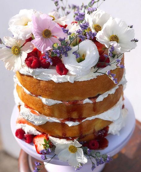 Stacy Brewer on Instagram: “With out a doubt our most popular cake. The Victoria Sponge Cake 🍰 And you can see why, am I right?” Victoria Sponge Wedding Cake, Sponge Cake Decoration, 90th Birthday Cakes, Victoria Sponge Cake, Beauty Cakes, Birthday Cake With Flowers, Vanilla Sponge Cake, Berry Cake, Victoria Sponge