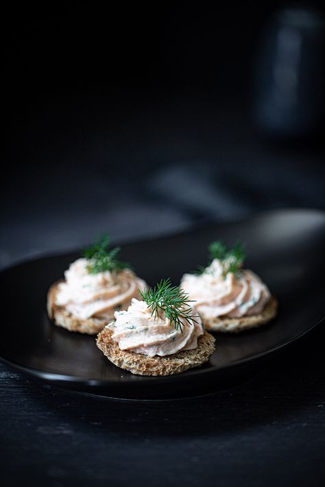 Smoked Trout Pate on Toasted Rye Bread | Temptation for Food Trout Pate, Smoked Trout Pate, Beef Fillet, Roasted Fennel, Smoked Trout, Fennel Salad, Potato Puree, Rye Bread, Perfect Appetizers