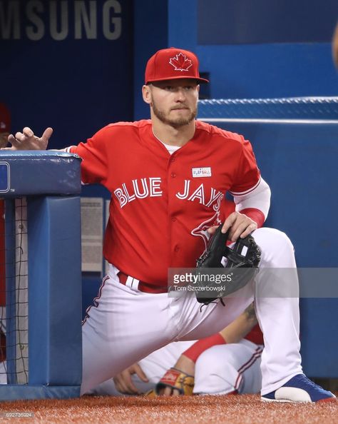 Josh Donaldson #20 of the Toronto Blue Jays gets ready to take the field before the start of MLB game action against the New York Yankees at Rogers Centre on June 4, 2017 in Toronto, Canada. Toronto Blue Jays Baseball, Josh Donaldson, Rogers Centre, Blue Jays Baseball, Sports Mix, New York Yankees Baseball, Action Game, Yankees Baseball, Mlb Players