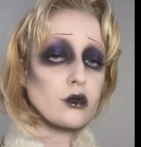 Avant Garde Makeup Looks, Vintage Style Makeup, Dark Goth Makeup, Colorful Goth Makeup, Horror Drag, Unconventional Makeup, Ghost Makeup, Circus Makeup, Goth Eye Makeup