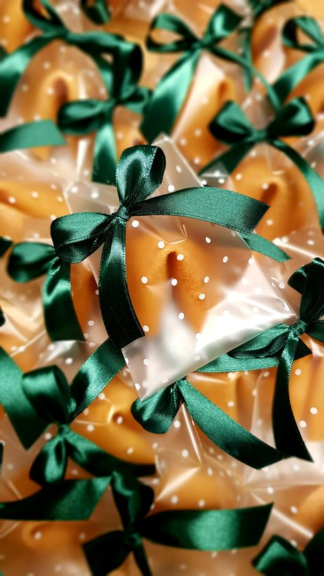 Personalized Fortune Cookies, Pregnancy Wedding, Announce Pregnancy, Cookie Wedding Favors, Baking Packaging, Fortune Cookies, Almond Flavor, Gift For Wedding, Cookie Packaging