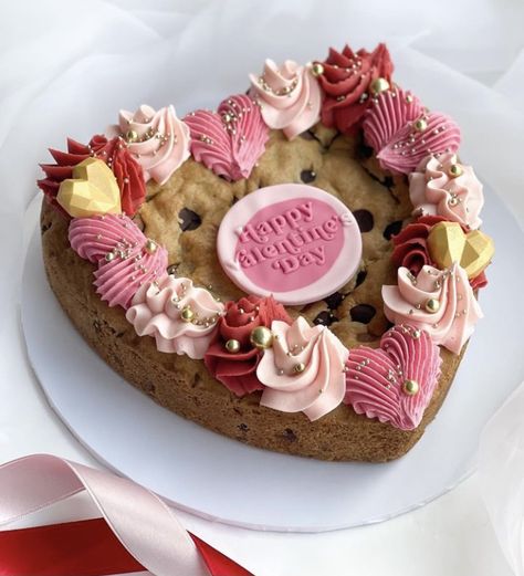 Cookie Cakes Valentines Day, Valentine’s Day Bakery Treats, Small Pastry Business Ideas, Valentines Cupcakes For Him, Valentines Bento Box Ideas, Valentine Baked Good Gifts, Cookie Box Valentines Day, Mini Cookie Cakes Valentines, Valentine’s Day Box Cookie