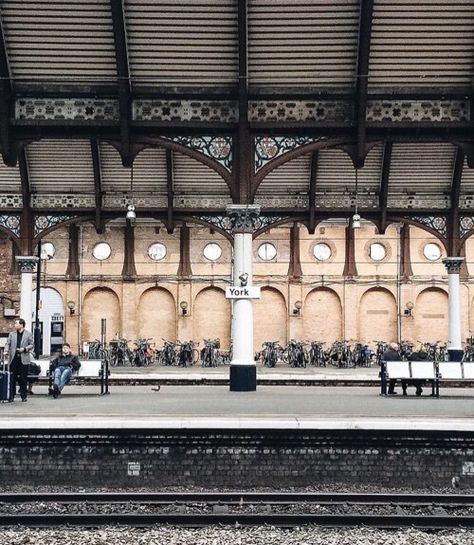 york, england Train Station Platform, Railway Photography, Gillian Stevens, Train Station Architecture, Train Platform, Old Train Station, Liverpool Street, Yorkshire England, London Town