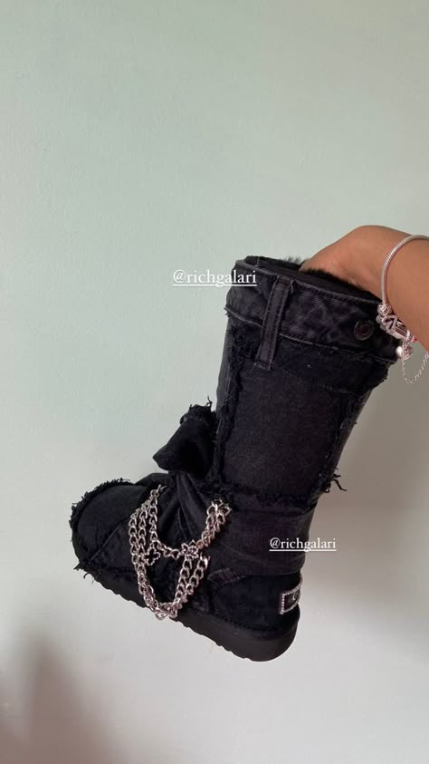 Bedazzled Boots Diy, Custom Uggs, Boot Heels Outfit, Jean Boots, Crocs Fashion, Custom Shoes Diy, Pretty Shoes Sneakers, Diy Fashion Clothing, Denim Boots