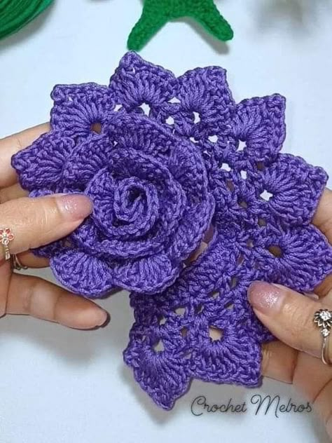 Simple Crochet Flower, Crochet Flower Granny Square Pattern, Crochet Blanket Stitch Pattern, Crochet Rose Pattern, Flower Projects, Crochet Leaf Patterns, Crochet Flowers Free Pattern, Crochet Blanket Designs, Crochet Leaves