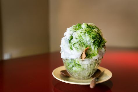 Japanese Shaved Ice, Snow Cones Recipes, Japanese Dumplings, Japanese Food Illustration, Azuki Bean, Seasonal Treats, Dessert Shop, Japanese Snacks, Frozen Treat