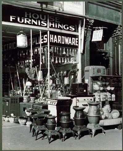 Hardware store somewhere on 9th Ave circa 1940 Hardware Packaging, Country Stores, Nyc Vintage, Hardware Stores, Vintage Nyc, Antique Stove, Old Country Stores, Gas Stations, Vintage Hardware