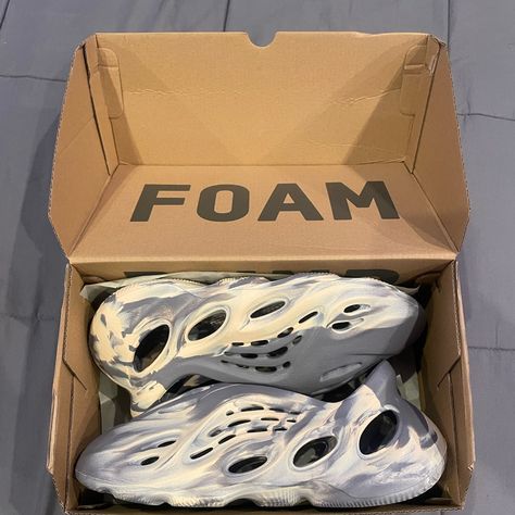 Brand New Size 9 Yeezy Foam Runner Moon Grey, Yeezy Foam Runners, Yeezy Foam Runner, Foam Runners, Foam Runner, Yeezy Foam, Shoes Yeezy, Yeezy Foams, Mens Yeezy