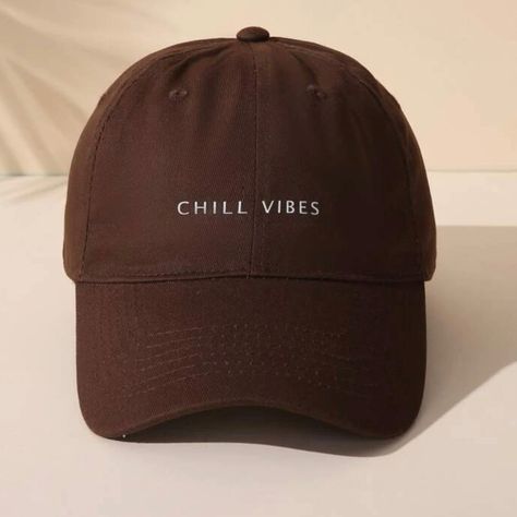 Perfect Color Dark Brown Color. Match It With Your Favorite Casual Outfit. Brand New Brown Hat Baseball, Brown Sd Hat, Topi Vintage, Streetwear Caps, Trendy Caps, Dope Hats, Hat Aesthetic, Brown Hat, Base Ball