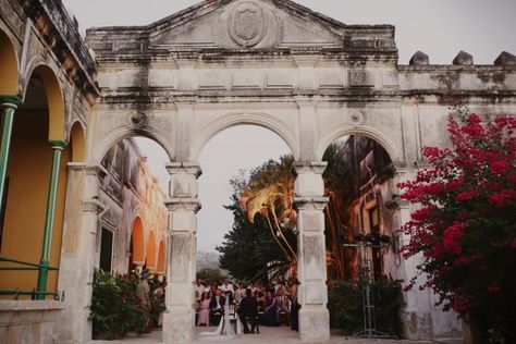 This Hacienda Yaxcopoil Wedding Shows Off the Spirit of Mérida, Mexico Merida Mexico, Church Ceremony, Mexico Wedding, Wedding Show, Portrait Session, Junebug Weddings, Bridal Fashion, Historic Buildings, The Spirit