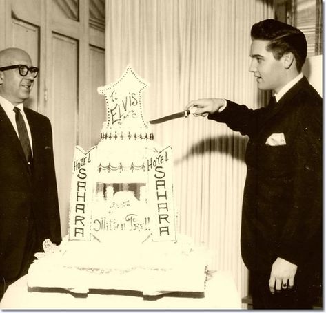 Elvis Images, Colonel Parker, Elvis Presley's Birthday, Birthday In Las Vegas, Elvis Cakes, Elvis Birthday, Seventh Birthday, Casino Royale Movie, Elvis Photos