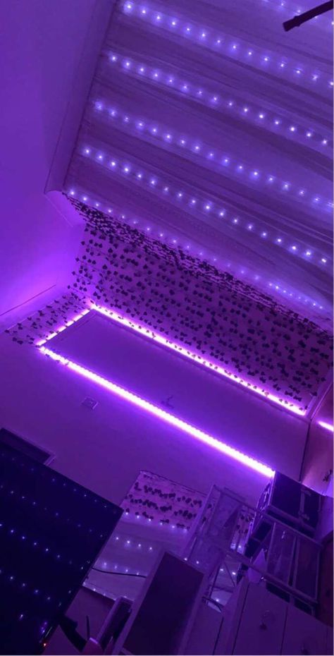 #ledlights #bedroom #vines Led Lights With Vines Bedroom, Led Lighting Bedroom, Chill Room, Pisco, Dream Room Inspiration, Bedroom Lighting, Bedroom Inspo, Room Inspiration Bedroom, Dream Room