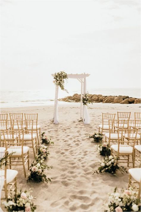 Beach Ceremony Aisle Decor, Down South Wedding, Beach Wedding Usa, Beach Venues For Weddings, White And Beige Beach Wedding, Beach Wedding Layout, Beach Wedding Set Up Wedding Ceremony Decor, Florida Beach Micro Wedding, Intimate Beach Ceremony