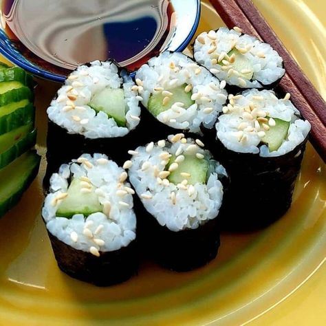 Spicy Crab Roll Recipe, Lazy Sushi, Kappa Maki, Spicy Crab Roll, Vegetarian Sushi Rolls, Veggie Sushi Rolls, Sushi Fillings, Fried Soft Shell Crab, Maki Rolls