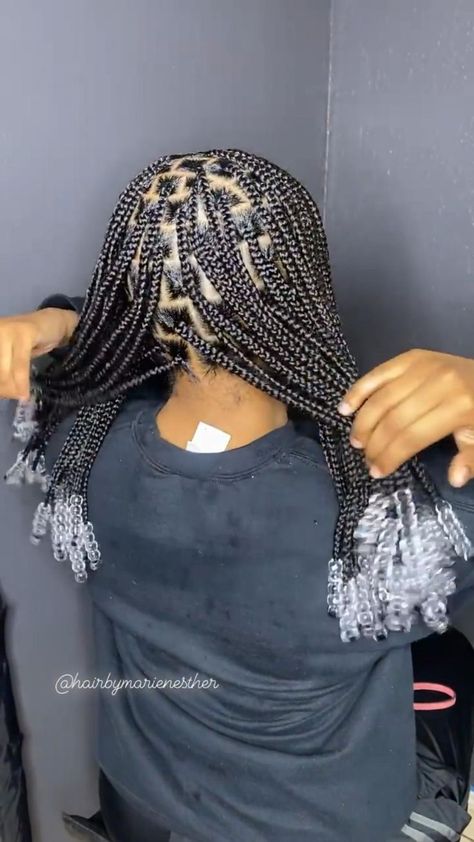 Short Braids With Beads, Short Braid Hairstyles, Single Braids Hairstyles, Hairstyles For Short Straight Hair, Short Braid, Short Box Braids Hairstyles, Braided Hairstyles For Black Women Cornrows, Short Box Braids, Big Box Braids Hairstyles