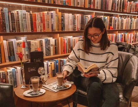 How To Read More, Literary Travel, Book Instagram, Reading Tips, Reading Habits, No One Is Perfect, Award Winning Books, Laugh At Yourself, Book Blogger