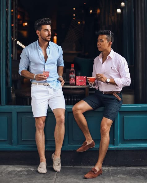 On a gorgeous sunny day like this we headed down to @dirty_martiniuk and tried a few cocktails from their @BeefeaterGin menu. Best thing… Summer Outfits Ideas, Casual Suits, Herren Style, Mens Summer Outfits, Mens Casual Outfits Summer, Mens Fashion Wear, Summer Mens, Men's Outfits, Dress Shorts