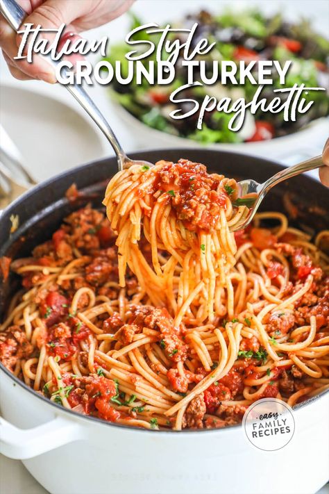 Italian Style Ground Turkey Spaghetti · Easy Family Recipes Ground Turkey Spaghetti Sauce, Spaghetti With Turkey Meat, Speggetti Recipes, Ground Italian Sausage Recipes, Ground Turkey Spaghetti, Italian Sausage Spaghetti, Spaghetti Easy, Italian Turkey Meatballs, Meatballs Baked