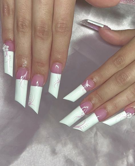 French Tip Nails With Design Y2k, White Y2k French Tip Nails, French Tip Star Nails Y2k, Y2k Black French Tip Nails, Y2k French Tip, Pink Star Nails Acrylic Y2k, Zebra Nails, Y2k Nails, Really Cute Nails