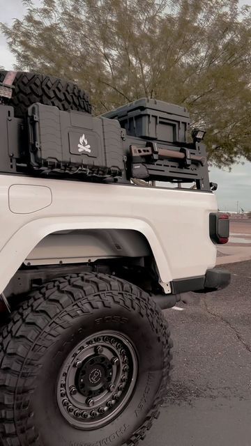 Jeep Gladiator Bed Rack, Jeep Xj Overland, Jeep Gladiator Overland, Jeep Overland, Jeep Guys, Jeep Quotes, Jeep Interiors, Bed Rack, Tactical Truck