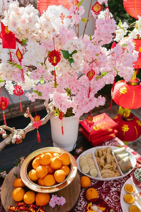 Lunar New Year Tablescape with Pottery Barn: Year of the Dragon - Diana Elizabeth Steffen New Year Tablescape, Lunar New Year Party, Chinese New Year Party, Chinese Table, New Year Table, New Year's Food, Chinese New Year Decorations, Snack Table, Bar Set Up