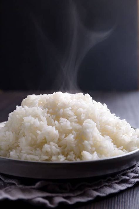 You don’t need a rice cooker to make a perfectly fluffy white rice! Sharing my foolproof method to cook simple, yet deliciously fluffy white rice on stovetop and answering all your questions on how to cook rice on stovetop. #rice #whiterice #jasminerice #howtocookrice Microwave Rice Recipes, Cook Rice In Microwave, Soaked Rice, Rice In The Microwave, Boiled Rice, Microwave Meals, Rice A Roni, Microwave Food, Cooking Rice