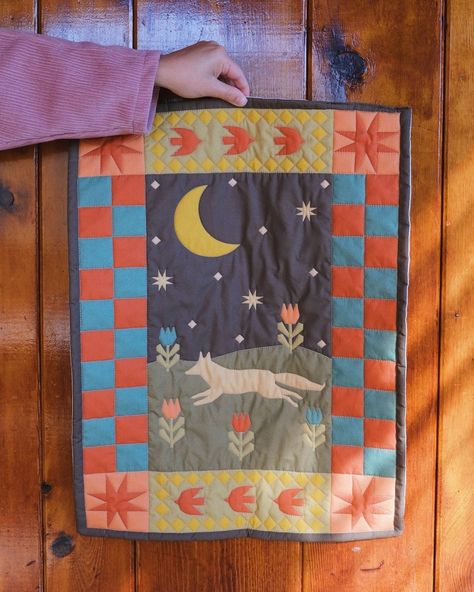 Chats • Instagram January Decor, Wall Hanging Quilt, Textile Studio, Freemotion Quilting, Whole Cloth Quilts, Hanging Quilts, Scrap Fabric, Cold Night, Quilted Wall Hangings