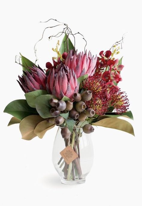 Coral Flowers Wedding, Centerpiece Flower Arrangements, Coral Wedding Flowers, Succulent Centerpiece, Centerpiece Flower, King Protea, Protea Flower, Australian Flowers, Australian Native Flowers