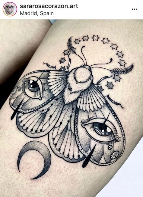 Ojo Tattoo, Moth Tattoo Design, Latest Tattoo Design, Inspiration Tattoos, Moth Tattoo, Latest Tattoos, Stomach Tattoos, Tattoo Videos, Tattoo Designs And Meanings