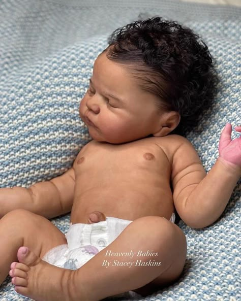 Realistic Reborn Dolls, Full Body Silicone Baby Dolls, Baby Dolls That Look Real, Realistic Baby Dolls Newborns, Black Reborn Dolls, Silicone Babies For Sale, Reborns For Sale, Fake Baby Dolls, Reborn Baby Dolls For Sale