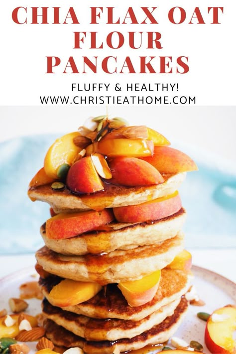 Chia Flax Oat Flour Pancakes. Fluffy, delicious and packed with fibre and protein thanks to the chia and flax seeds. Flax Seed Powder, Flax Seed Pancakes, Flax Pancakes, Oat Flour Pancakes, Vegetarian Pancakes, Pancakes Fluffy, Pulp Recipe, Fluffy Pancake Recipe, No Flour Pancakes