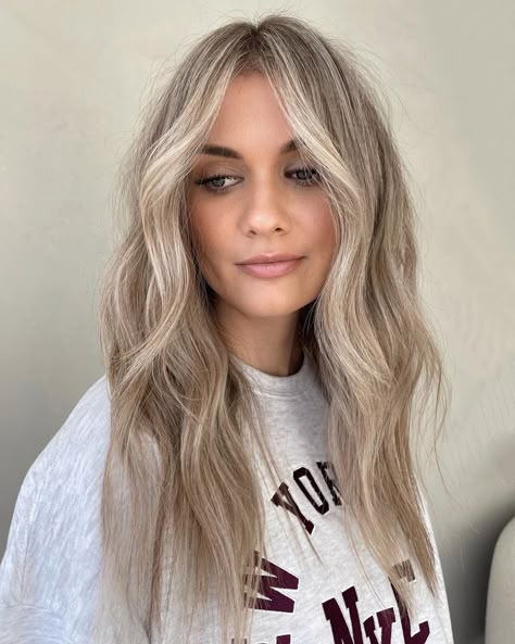 Beige Blonde With Dimension, Tease Lights Hair Blonde, Beige Blonde Hair Root Smudge, Light Beige Hair Color Ash Blonde, Rooted Beige Blonde, Dusky Blonde Hair, Cool Ash Blonde Hair Balayage, Cool Natural Blonde, Ashy Blonde Hair With Shadow Root