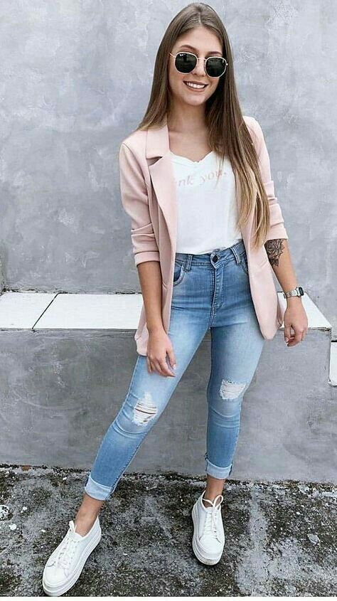 Casarte de un día a otro con un desconocido ¿puede ser la mejor deci… #romance # Romance # amreading # books # wattpad Simple Spring Outfits, Outfit Blazer, Looks Jeans, Best Jeans For Women, Leather Pants Women, Outfit Jeans, Pink Blazer, Casual Work Outfits, Blazer Outfits