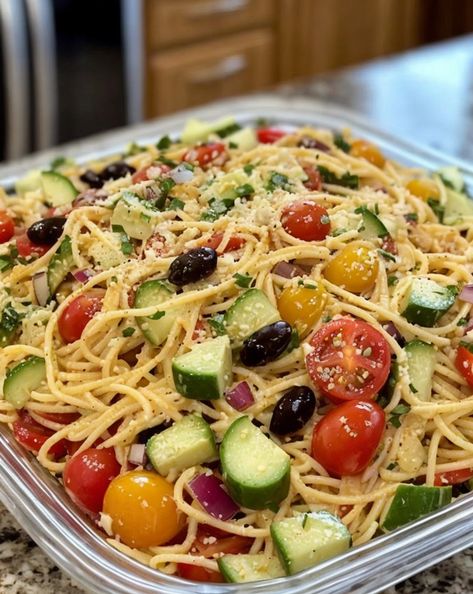 Fresh and vibrant California Spaghetti Salad! Packed with veggies, tangy Italian dressing, and perfect for summer gatherings. Quick, delicious, and a must-try!

**Tags:** #CaliforniaSalad #SpaghettiSalad #SummerRecipes #ItalianFlavors #EasyMeals Spaghetti Salad Recipes Easy, Spaghetti Salad With Italian Dressing, California Spaghetti Salad Recipe, California Spaghetti Salad, Angel Hair Pasta Salad, California Spaghetti, California Salad, Spaghetti Salad, Roasted Cauliflower Soup