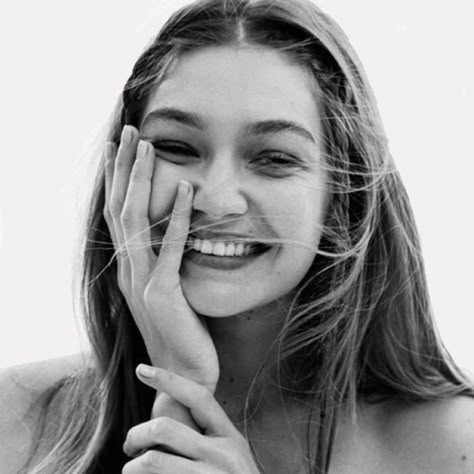 Gigi Hadid Photoshoot, Gigi Hadid Style, Hadid Sisters, Gigi Bella, Hadid Style, Gigi Hadid, It Girls, Bella Hadid, It Girl