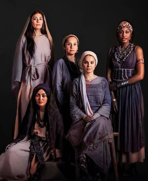 The Chosen Womens Costumes, The Chosen Costumes, Jewish Woman Clothing, Biblical Clothing, Chosen Series, Biblical Costumes, Ancient Clothing, Christian Graphic Design, Ancient Israelites