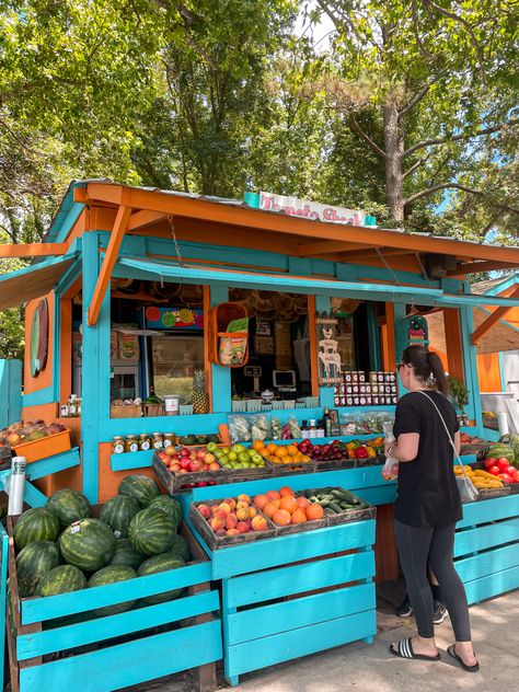 Roadside Fruit Stand, Fruit Kiosk Design, Food Shack Design, Tropical Fruit Stand, Snack Shack Ideas, Fruit Stand Ideas, Fruit Stand Aesthetic, Beach Shack Aesthetic, Smoothie Stand