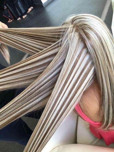 Foil Hair Color, Home Haircuts, Mullet Hairstyle Women Black, Women Mullet, Girl Mullet, Silver Blonde Hair, Hair Highlights And Lowlights, Cool Blonde Hair, Hair Color Streaks