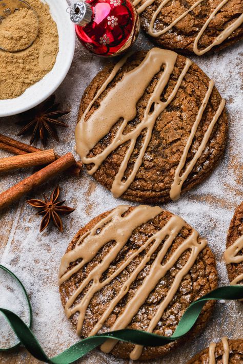 Gingerbread Latte Cookies, Mouse Recipes, Coffee Icing, Chewy Molasses Cookies, Chewy Gingerbread Cookies, Butter Sugar Cookies, Gingerbread Latte, Sweet Coffee, Molasses Cookies