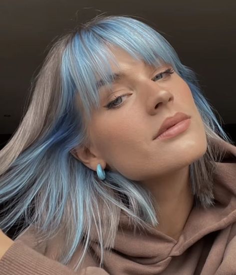 Hair Color Ideas Crazy, Light Blue Peekaboo Hair, Short Hair Color Block, Pastel Peekaboo Hair, Short Hair Two Colors, Short Split Dyed Hair, Dyed Bob, Color Block Hair Ideas, Bright Coloured Hair